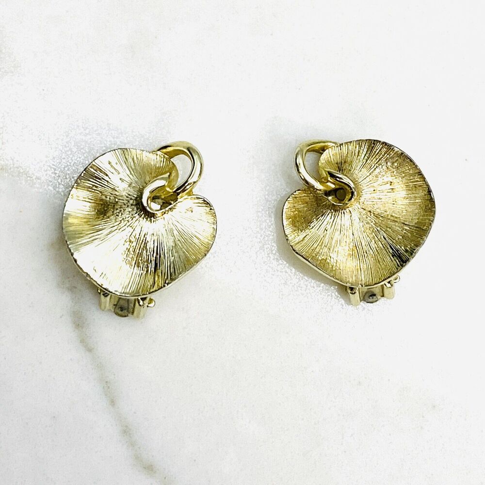Vintage Lisner Earrings Lily Pad Gold Tone Textured Clip On Signed
